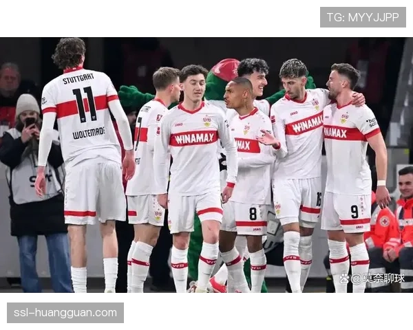 德甲速报：斯图加特3-2力克门兴，稳固积分榜第三位置。
